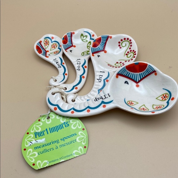 Pier 1 Other - Pier 1 Imports Elephant Measuring Spoons